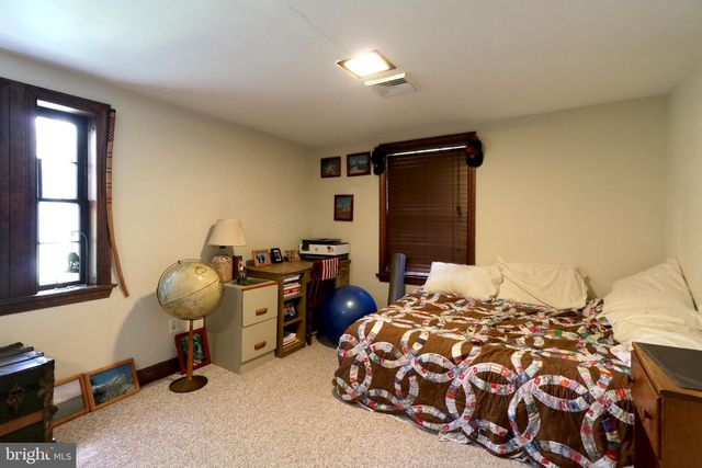 320 HARTSWICK AVE, State College, PA 16803