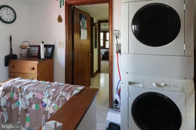 320 HARTSWICK AVE, State College, PA 16803