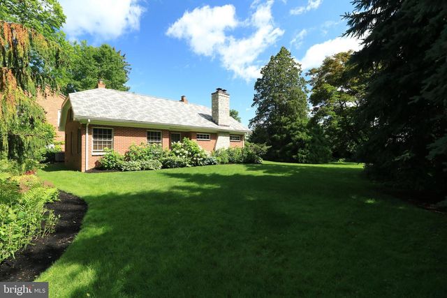 320 HARTSWICK AVE, State College, PA 16803