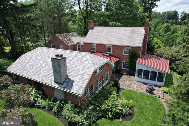 320 HARTSWICK AVE, State College, PA 16803