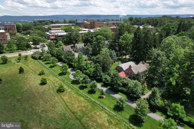 320 HARTSWICK AVE, State College, PA 16803