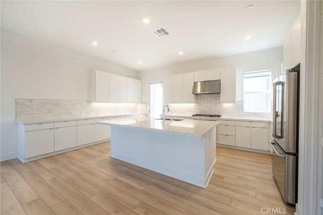 412 Flycatcher, Irvine, CA 92618