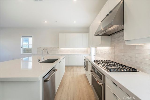 412 Flycatcher, Irvine, CA 92618