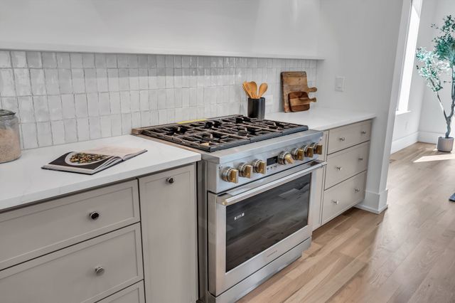 3806 Harding Pl, Nashville, TN 37215