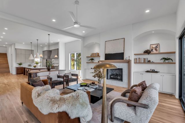 3806 Harding Pl, Nashville, TN 37215