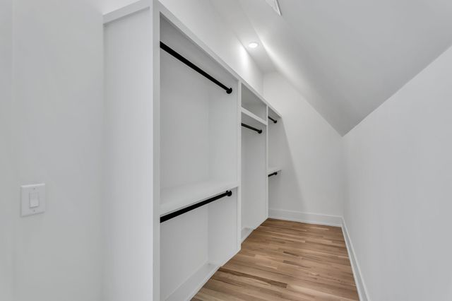 3806 Harding Pl, Nashville, TN 37215