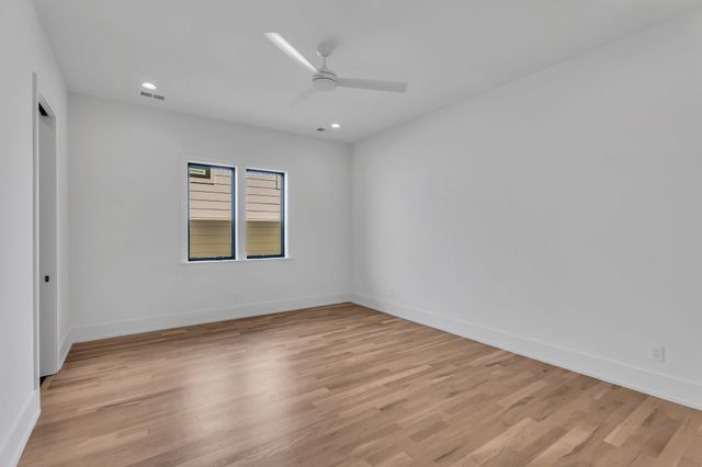 3806 Harding Pl, Nashville, TN 37215