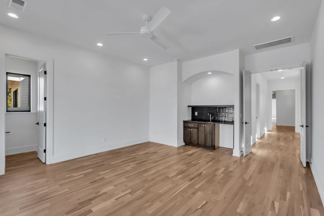 3806 Harding Pl, Nashville, TN 37215