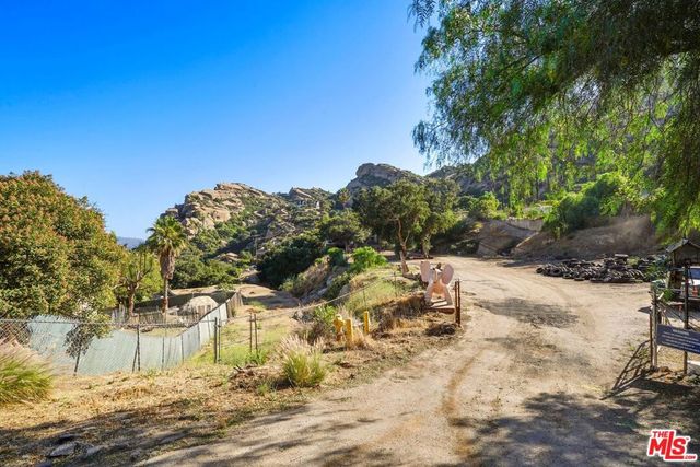 670 Bryant Drive, Canoga Park, CA 91304