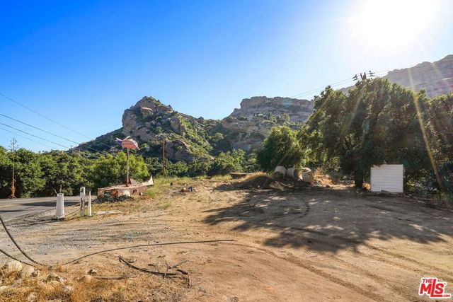 670 Bryant Drive, Canoga Park, CA 91304