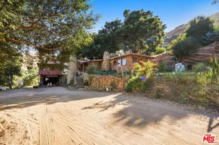 670 Bryant Drive, Canoga Park, CA 91304