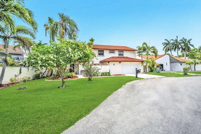 2880 Albatross Dr, Cooper City, FL 33026
