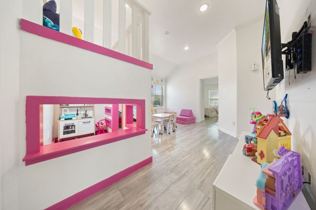 8275 Clarksprings Drive, Dallas, TX 75236