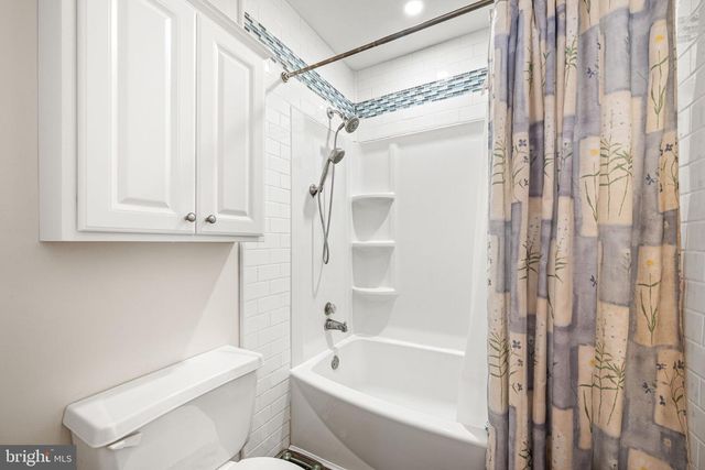 1221 RHODE ISLAND LN, Downingtown, PA 19335