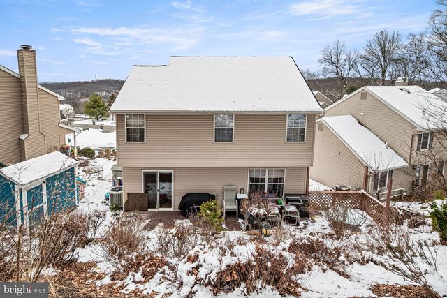 1221 RHODE ISLAND LN, Downingtown, PA 19335