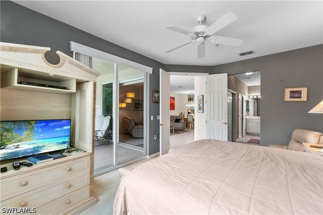 4853 Hampshire CT 105, Naples, FL 34112
