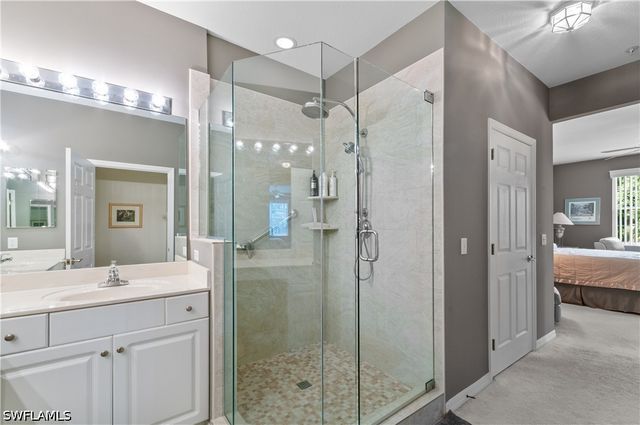 4853 Hampshire CT 105, Naples, FL 34112