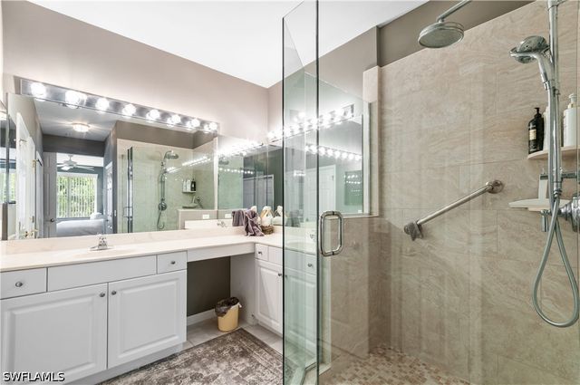 4853 Hampshire CT 105, Naples, FL 34112