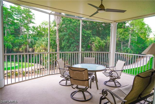 4853 Hampshire CT 105, Naples, FL 34112