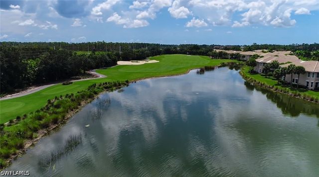 4853 Hampshire CT 105, Naples, FL 34112