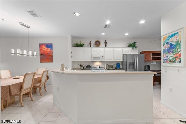 4853 Hampshire CT 105, Naples, FL 34112