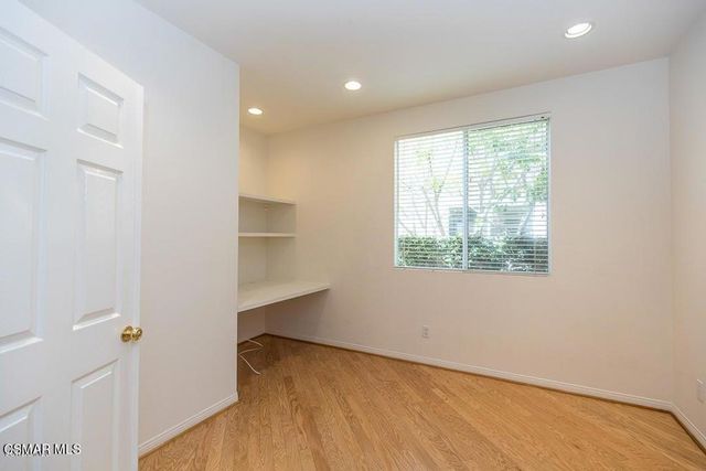 3035 Hollycrest Avenue, Thousand Oaks, CA 91362