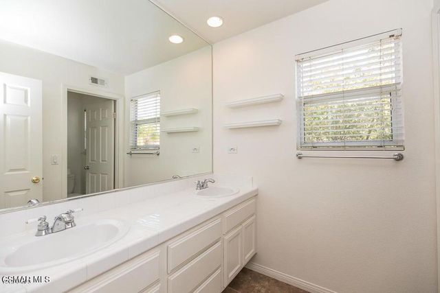 3035 Hollycrest Avenue, Thousand Oaks, CA 91362