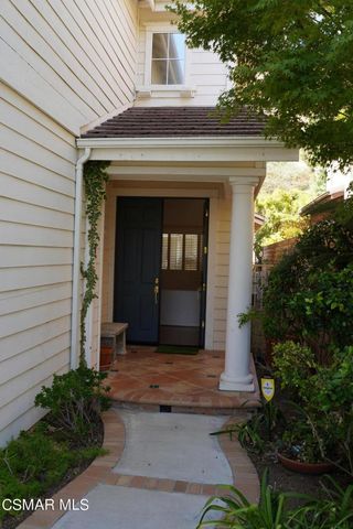 3035 Hollycrest Avenue, Thousand Oaks, CA 91362