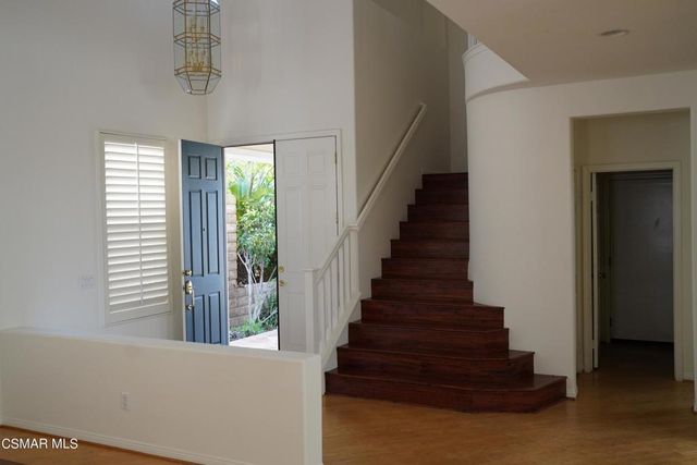 3035 Hollycrest Avenue, Thousand Oaks, CA 91362