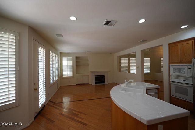 3035 Hollycrest Avenue, Thousand Oaks, CA 91362