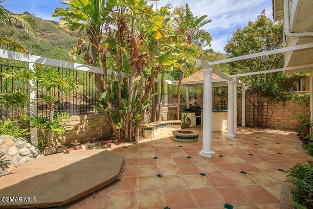 3035 Hollycrest Avenue, Thousand Oaks, CA 91362