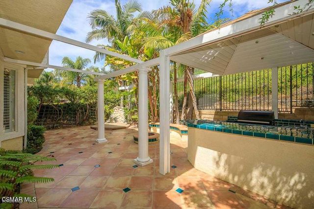 3035 Hollycrest Avenue, Thousand Oaks, CA 91362