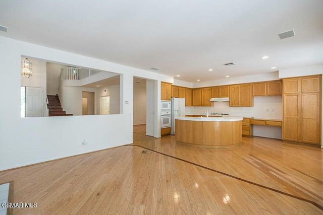 3035 Hollycrest Avenue, Thousand Oaks, CA 91362