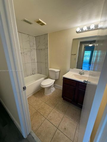 7650 Westwood Dr 509, Tamarac, FL 33321