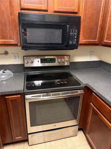 7650 Westwood Dr 509, Tamarac, FL 33321