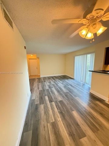 7650 Westwood Dr 509, Tamarac, FL 33321