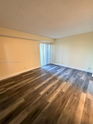 7650 Westwood Dr 509, Tamarac, FL 33321
