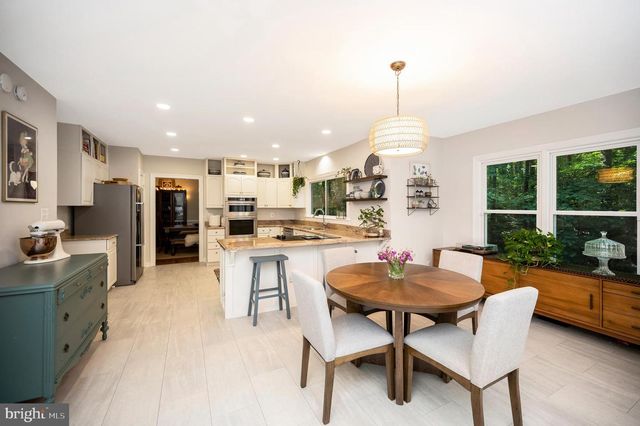 2 ENGLISH HILLS DR, Fredericksburg, VA 22406