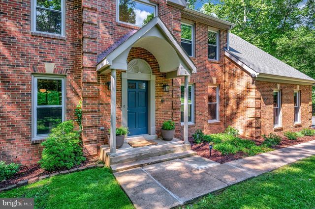 2 ENGLISH HILLS DR, Fredericksburg, VA 22406