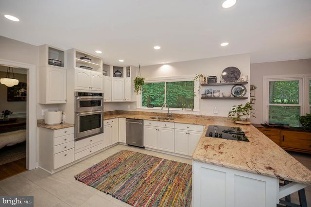 2 ENGLISH HILLS DR, Fredericksburg, VA 22406