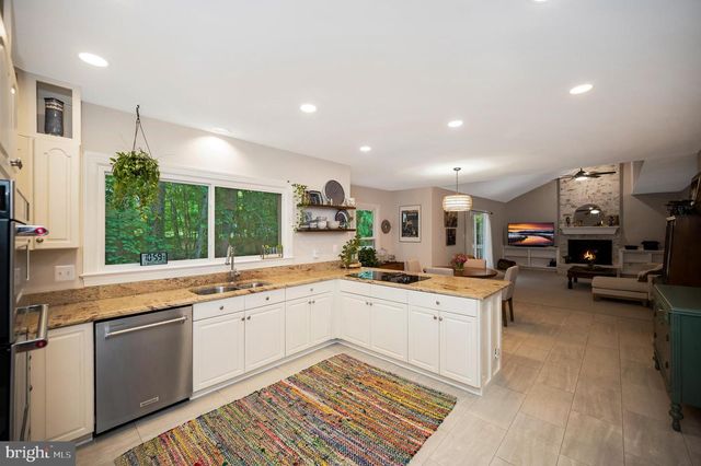 2 ENGLISH HILLS DR, Fredericksburg, VA 22406