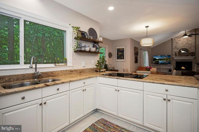 2 ENGLISH HILLS DR, Fredericksburg, VA 22406