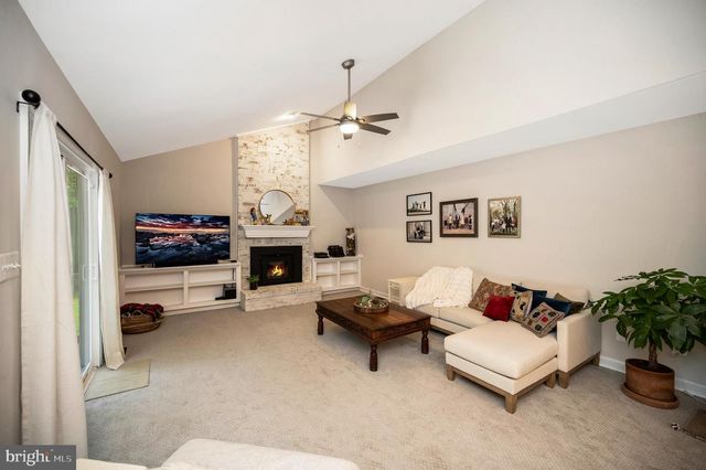 2 ENGLISH HILLS DR, Fredericksburg, VA 22406