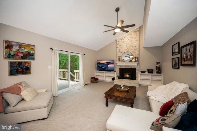 2 ENGLISH HILLS DR, Fredericksburg, VA 22406