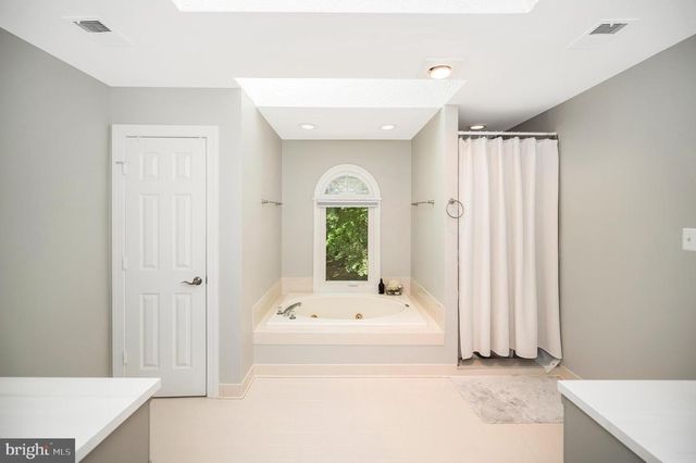 2 ENGLISH HILLS DR, Fredericksburg, VA 22406