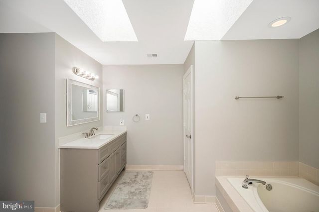 2 ENGLISH HILLS DR, Fredericksburg, VA 22406