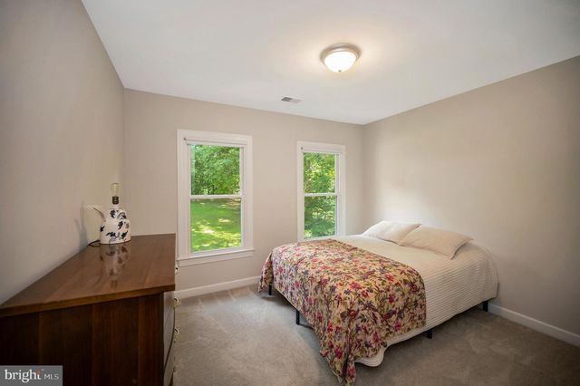 2 ENGLISH HILLS DR, Fredericksburg, VA 22406