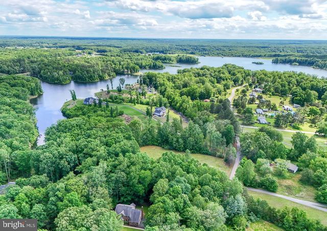 2 ENGLISH HILLS DR, Fredericksburg, VA 22406