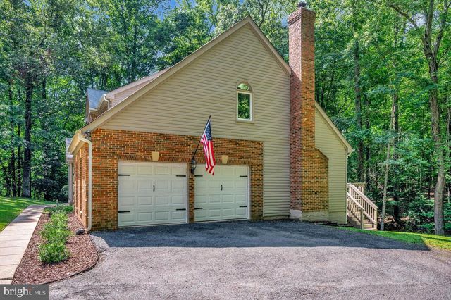 2 ENGLISH HILLS DR, Fredericksburg, VA 22406