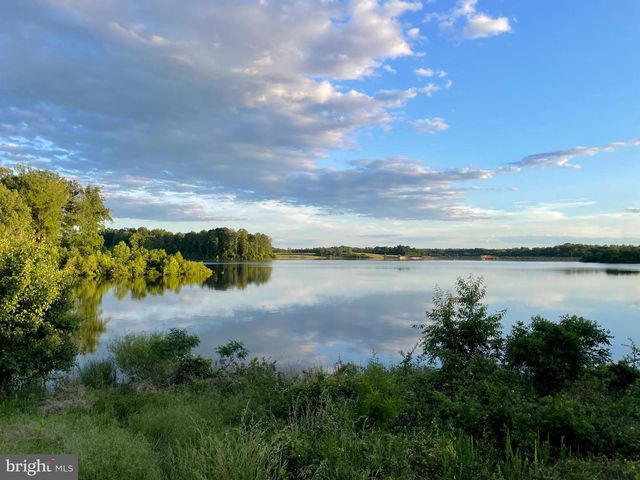 2 ENGLISH HILLS DR, Fredericksburg, VA 22406